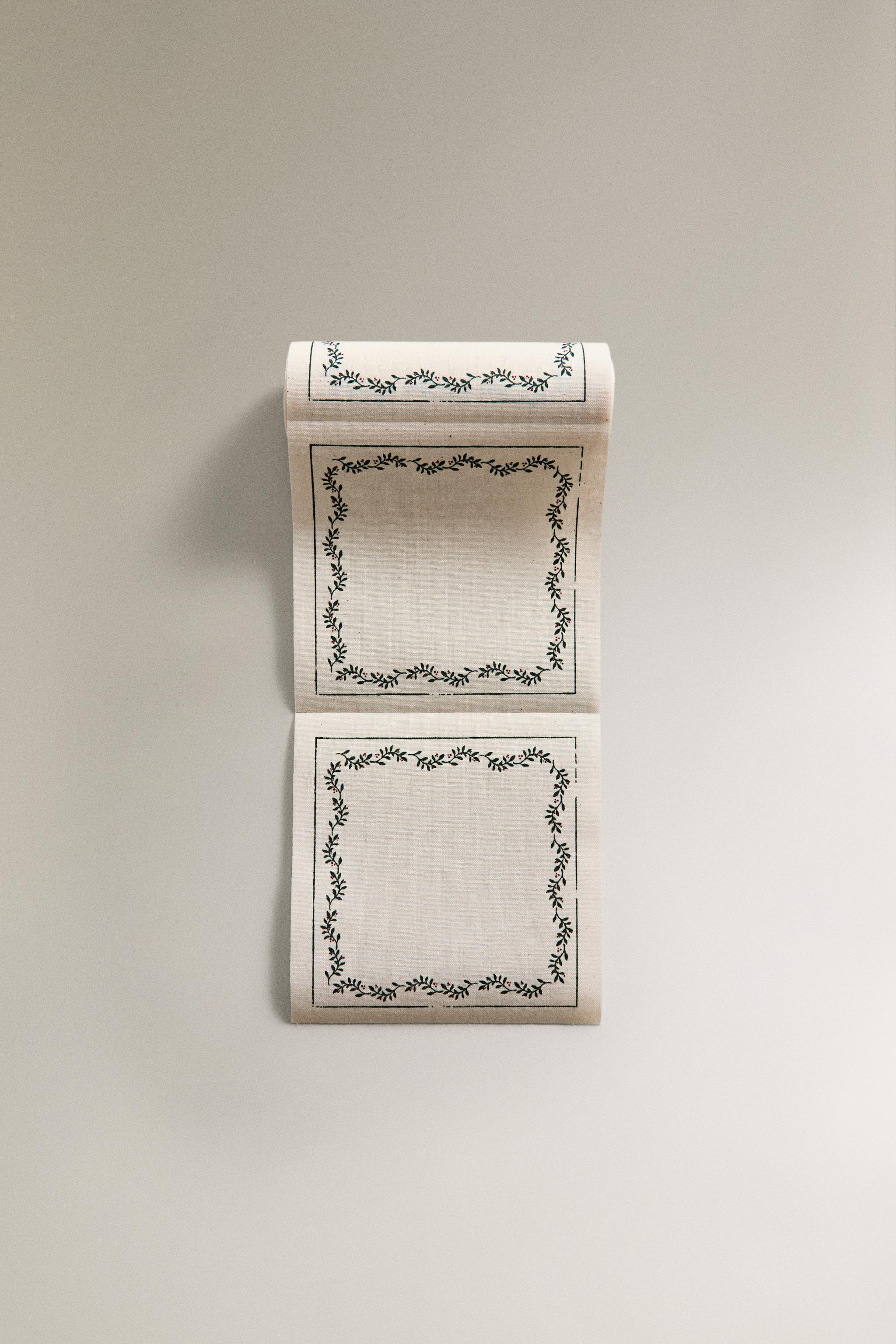 ROLL OF COTTON CHRISTMAS NAPKINS WITH A LEAF DESIGN (SET OF 20)